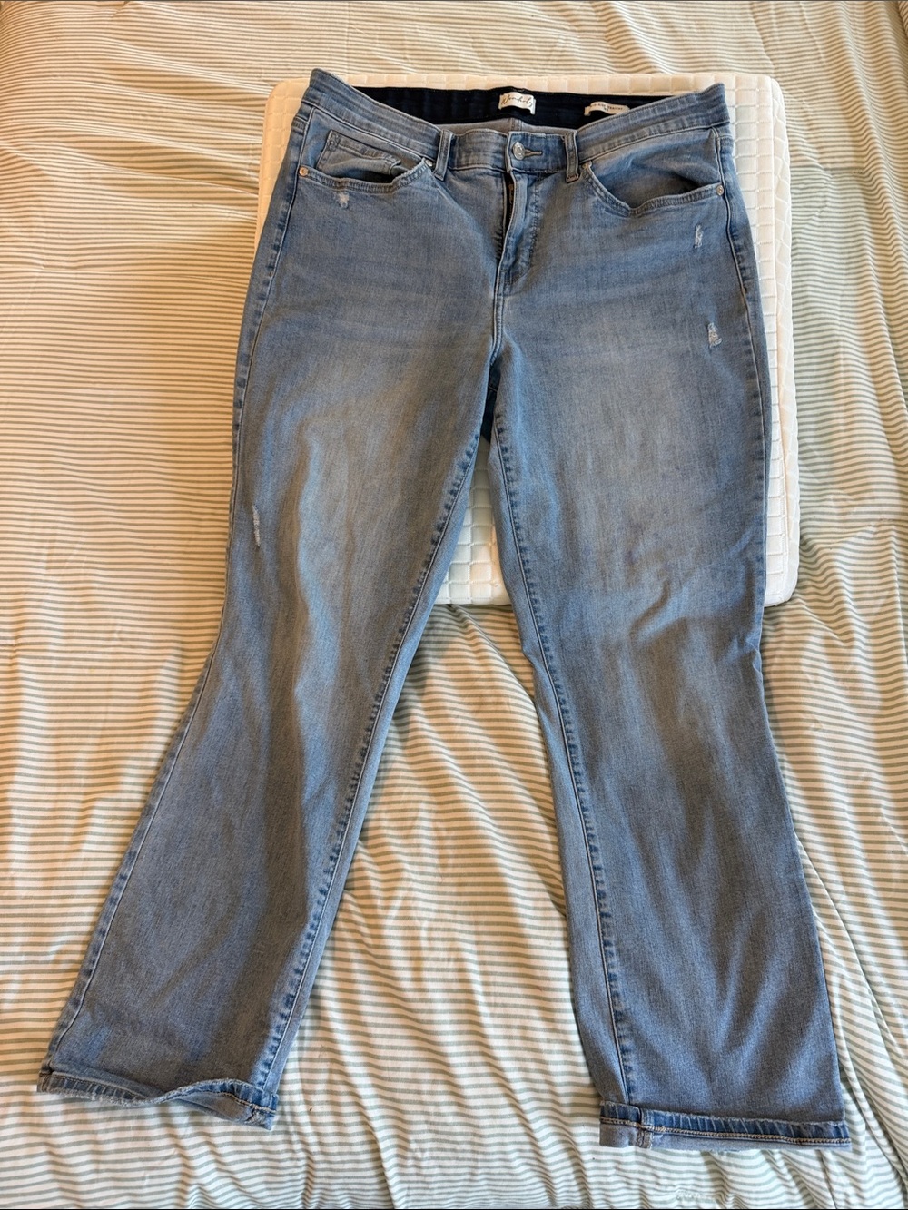 Wonderly Women's Light Blue Flare Jeans